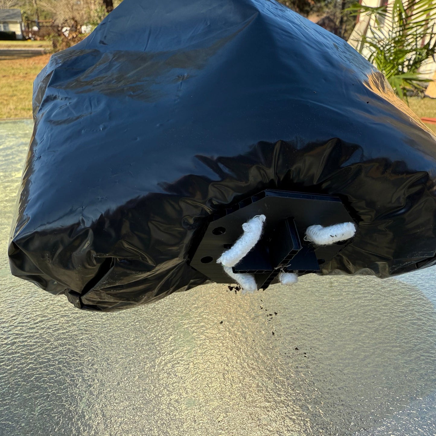 EZ Garden Grow Box (Includes 6x Six Inch Grow Bags with Spikes